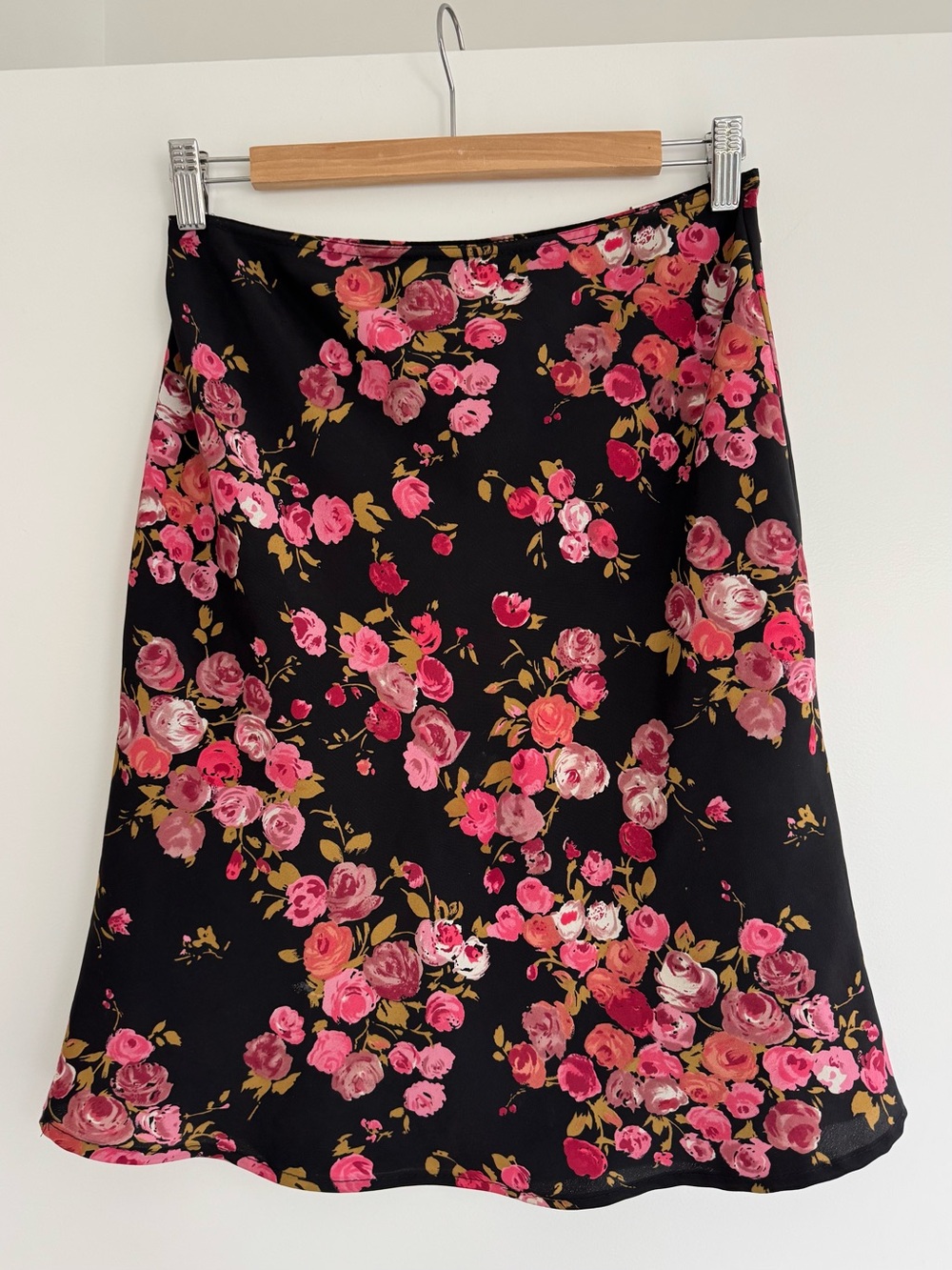 Vintage pink and black Y2K rose floral skirt